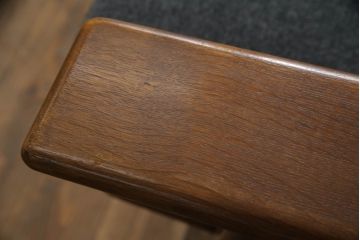 北欧家具　デンマークビンテージ　GETAMA(ゲタマ)　Hans J Wegner(ハンス・J・ウェグナー)　GE290　くつろぎの空間を演出するアーム付き3人掛けソファ(3P、三人掛け、アームソファ、トリプルソファ、3シーター、北欧、ヴィンテージ)(R-068269)