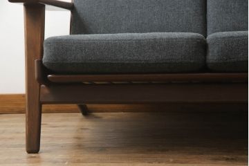 北欧家具　デンマークビンテージ　GETAMA(ゲタマ)　Hans J Wegner(ハンス・J・ウェグナー)　GE290　くつろぎの空間を演出するアーム付き3人掛けソファ(3P、三人掛け、アームソファ、トリプルソファ、3シーター、北欧、ヴィンテージ)(R-068269)