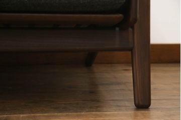 北欧家具　デンマークビンテージ　GETAMA(ゲタマ)　Hans J Wegner(ハンス・J・ウェグナー)　GE290　くつろぎの空間を演出するアーム付き3人掛けソファ(3P、三人掛け、アームソファ、トリプルソファ、3シーター、北欧、ヴィンテージ)(R-068269)