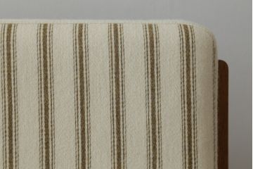 北欧ビンテージ　デンマークビンテージ　Hans J Wegner(ハンス・J・ウェグナー)　GETAMA(ゲタマ)　GE290　洗練された佇まいが目を引く3人掛けソファ(3P、三人掛け、アームソファ、トリプルソファ、3シーター、北欧、ヴィンテージ)(R-068271)