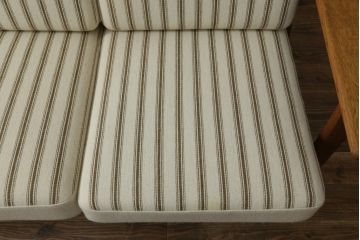 北欧ビンテージ　デンマークビンテージ　Hans J Wegner(ハンス・J・ウェグナー)　GETAMA(ゲタマ)　GE290　洗練された佇まいが目を引く3人掛けソファ(3P、三人掛け、アームソファ、トリプルソファ、3シーター、北欧、ヴィンテージ)(R-068271)