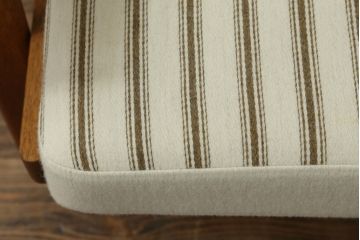 北欧ビンテージ　デンマークビンテージ　Hans J Wegner(ハンス・J・ウェグナー)　GETAMA(ゲタマ)　GE290　洗練された佇まいが目を引く3人掛けソファ(3P、三人掛け、アームソファ、トリプルソファ、3シーター、北欧、ヴィンテージ)(R-068271)