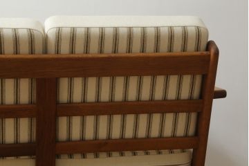 北欧ビンテージ　デンマークビンテージ　Hans J Wegner(ハンス・J・ウェグナー)　GETAMA(ゲタマ)　GE290　洗練された佇まいが目を引く3人掛けソファ(3P、三人掛け、アームソファ、トリプルソファ、3シーター、北欧、ヴィンテージ)(R-068271)