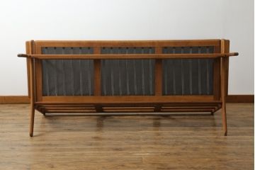 北欧ビンテージ　デンマークビンテージ　Hans J Wegner(ハンス・J・ウェグナー)　GETAMA(ゲタマ)　GE290　洗練された佇まいが目を引く3人掛けソファ(3P、三人掛け、アームソファ、トリプルソファ、3シーター、北欧、ヴィンテージ)(R-068271)