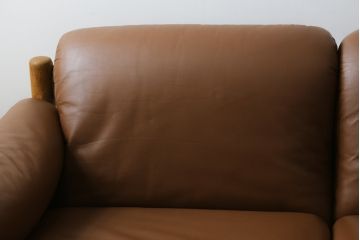 北欧ビンテージ　オーク材　本革　落ち着いた色味と味わいあるレザーが魅力の3人掛けソファ(三人掛けソファ、3P、アームソファ、ヴィンテージ)(R-068272)
