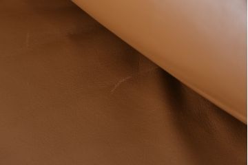 北欧ビンテージ　オーク材　本革　落ち着いた色味と味わいあるレザーが魅力の3人掛けソファ(三人掛けソファ、3P、アームソファ、ヴィンテージ)(R-068272)