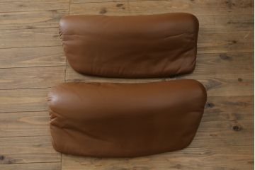 北欧ビンテージ　オーク材　本革　落ち着いた色味と味わいあるレザーが魅力の3人掛けソファ(三人掛けソファ、3P、アームソファ、ヴィンテージ)(R-068272)