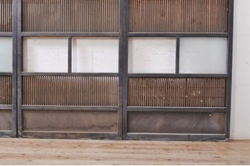 アンティーク建具　上手物!!和モダンなお部屋作りにおすすめな丸く面取りされた縦桟の格子戸4枚セット(引き戸、ガラス帯戸)(R-068275)