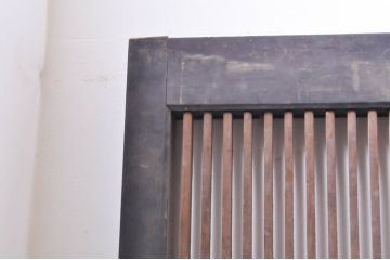 アンティーク建具　上手物!!和モダンなお部屋作りにおすすめな丸く面取りされた縦桟の格子戸4枚セット(引き戸、ガラス帯戸)(R-068275)