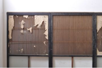 アンティーク建具　上手物!!和モダンなお部屋作りにおすすめな丸く面取りされた縦桟の格子戸4枚セット(引き戸、ガラス帯戸)(R-068275)