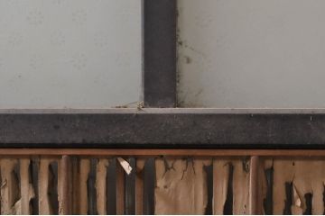 アンティーク建具　上手物!!和モダンなお部屋作りにおすすめな丸く面取りされた縦桟の格子戸4枚セット(引き戸、ガラス帯戸)(R-068275)