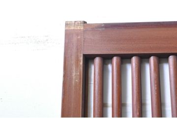 アンティーク建具　上手物!! 高級品 腰板欅(ケヤキ)材 丸面取り縦格子の幅狭格子戸4枚セット(引き戸)(R-068280)