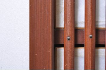 アンティーク建具　上手物!! 高級品 腰板欅(ケヤキ)材 丸面取り縦格子の幅狭格子戸4枚セット(引き戸)(R-068280)