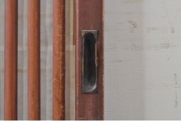 アンティーク建具　上手物!! 高級品 腰板欅(ケヤキ)材 丸面取り縦格子の幅狭格子戸4枚セット(引き戸)(R-068280)