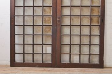 アンティーク建具　どこか懐かしい雰囲気を醸し出す升目(マス目)格子ガラス戸2枚セット(きつね格子、狐格子、引き戸、格子戸)(R-068287)