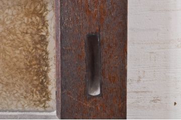 アンティーク建具　どこか懐かしい雰囲気を醸し出す升目(マス目)格子ガラス戸2枚セット(きつね格子、狐格子、引き戸、格子戸)(R-068287)
