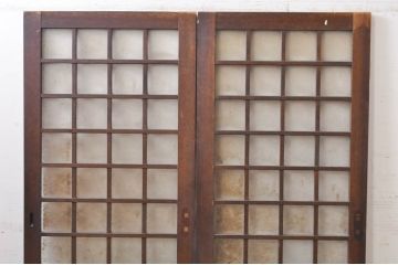アンティーク建具　どこか懐かしい雰囲気を醸し出す升目(マス目)格子ガラス戸2枚セット(きつね格子、狐格子、引き戸、格子戸)(R-068287)