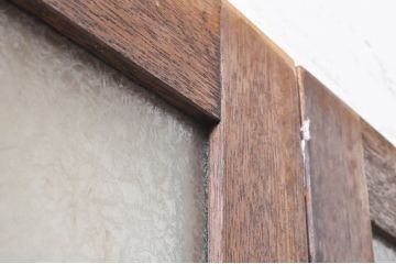 アンティーク建具　どこか懐かしい雰囲気を醸し出す升目(マス目)格子ガラス戸2枚セット(きつね格子、狐格子、引き戸、格子戸)(R-068287)