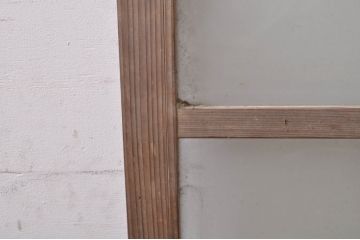 アンティーク建具　どこか懐かしい雰囲気を醸し出す素朴なガラス窓1枚(木製扉)(R-068297)