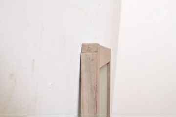 アンティーク建具　どこか懐かしい雰囲気を醸し出す素朴なガラス窓1枚(木製扉)(R-068297)