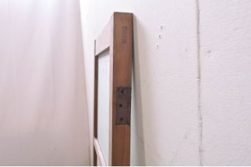 アンティーク建具　どこか懐かしい雰囲気を醸し出す素朴なガラス窓1枚(木製扉)(R-068297)