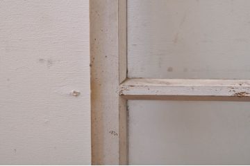 アンティーク建具　ペイント仕上げ限定　インテリアに取り入れやすいシンプルなデザインのペイントガラス窓2枚セット(引き戸、ガラス戸)(R-068299)