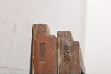 アンティーク建具　ペイント仕上げ限定　インテリアに取り入れやすいシンプルなデザインのペイントガラス窓2枚セット(引き戸、ガラス戸)(R-068299)