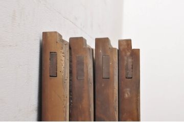 アンティーク建具　杉板1枚板　落ち着いた和の空間を演出する板戸窓4枚セット(引き戸)(R-068301)