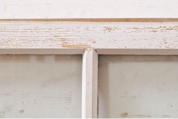 アンティーク建具　希少　ペイント仕上げ限定　レトロな雰囲気漂う小窓付きのペイントガラス窓2枚セット(引き戸、ガラス戸)(R-068302)