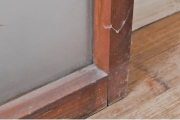 アンティーク建具　希少　ペイント仕上げ限定　レトロな雰囲気漂う小窓付きのペイントガラス窓2枚セット(引き戸、ガラス戸)(R-068302)