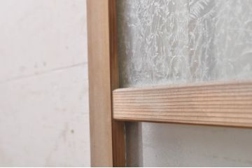 アンティーク建具　大正ロマン　経年を感じさせる古い木味が魅力のガラス窓1枚(ガラス戸、引き戸)(R-068309)