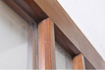 アンティーク建具　大正ロマン　腰抜欅(ケヤキ)材　ノスタルジックな雰囲気漂う幅広ガラス戸1枚(引き戸)(R-068314)
