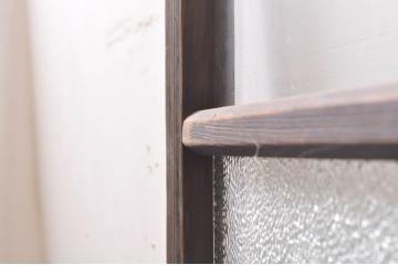アンティーク建具　大正ロマン　温かみのある木味が魅力的な幅広ガラス戸1枚(引き戸)(R-068316)