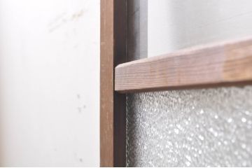 アンティーク建具　大正ロマン　温かみのある木味が魅力的な幅広ガラス戸1枚(引き戸)(R-068316)
