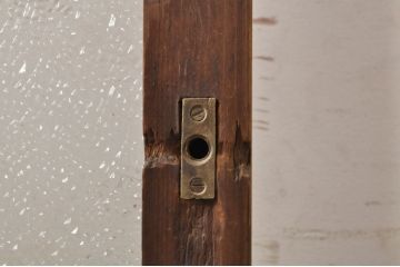 アンティーク建具　大正ロマン　温かみのある木味が魅力的な幅広ガラス戸1枚(引き戸)(R-068316)