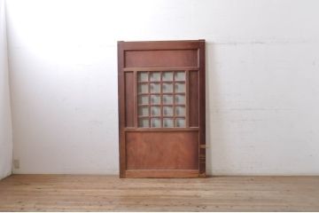 アンティーク建具　総欅(ケヤキ)材　鏡板1枚板　重厚感のある佇まいが魅力の升目(マス目)格子蔵戸1枚(きつね格子、狐格子、格子戸、玄関戸、引き戸)(R-068317)