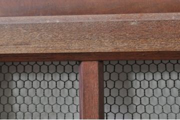 アンティーク建具　総欅(ケヤキ)材　鏡板1枚板　重厚感のある佇まいが魅力の升目(マス目)格子蔵戸1枚(きつね格子、狐格子、格子戸、玄関戸、引き戸)(R-068317)