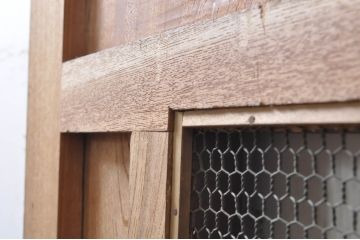 アンティーク建具　総欅(ケヤキ)材　鏡板1枚板　重厚感のある佇まいが魅力の升目(マス目)格子蔵戸1枚(きつね格子、狐格子、格子戸、玄関戸、引き戸)(R-068317)