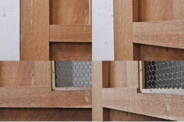 アンティーク建具　総欅(ケヤキ)材　鏡板1枚板　重厚感のある佇まいが魅力の升目(マス目)格子蔵戸1枚(きつね格子、狐格子、格子戸、玄関戸、引き戸)(R-068317)