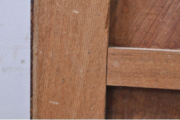アンティーク建具　総欅(ケヤキ)材　鏡板1枚板　重厚感のある佇まいが魅力の升目(マス目)格子蔵戸1枚(きつね格子、狐格子、格子戸、玄関戸、引き戸)(R-068317)