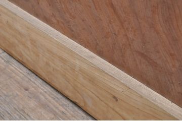 アンティーク建具　総欅(ケヤキ)材　鏡板1枚板　重厚感のある佇まいが魅力の升目(マス目)格子蔵戸1枚(きつね格子、狐格子、格子戸、玄関戸、引き戸)(R-068317)