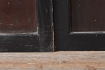 アンティーク建具　シックな空間作りにおすすめな帯戸2枚セット(引き戸、板戸)(R-068319)