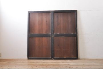 アンティーク建具　シックな空間作りにおすすめな帯戸2枚セット(引き戸、板戸)(R-068319)