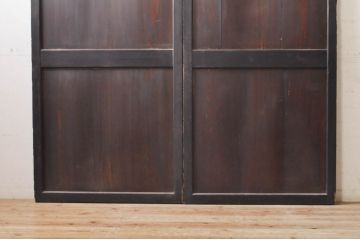 アンティーク建具　シックな空間作りにおすすめな帯戸2枚セット(引き戸、板戸)(R-068320)