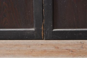 アンティーク建具　シックな空間作りにおすすめな帯戸2枚セット(引き戸、板戸)(R-068320)