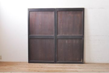 アンティーク建具　シックな空間作りにおすすめな帯戸2枚セット(引き戸、板戸)(R-068321)