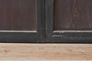 アンティーク建具　シックな空間作りにおすすめな帯戸2枚セット(引き戸、板戸)(R-068321)