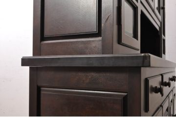 中古　美品　松本民芸家具　西洋の伝統的なデザインをモチーフにしたリネン型食器棚(キャビネット、カップボード、収納棚、戸棚)(定価約142万円)(R-068328)