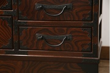 中古　美品　志太民芸家具　天板リメイク　美しい杢目が上質な和の雰囲気を演出するローチェスト(サイドボード、サイドチェスト、ローボード、和箪笥、収納箪笥、整理タンス、引き出し、テレビ台、テレビボード)(R-068329)