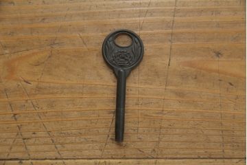 中古　美品　志太民芸家具　天板リメイク　美しい杢目が上質な和の雰囲気を演出するローチェスト(サイドボード、サイドチェスト、ローボード、和箪笥、収納箪笥、整理タンス、引き出し、テレビ台、テレビボード)(R-068329)